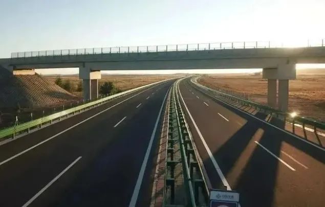 内蒙古三段高速公路重大项目通过交工验收！工程数字化建设迈入快车道