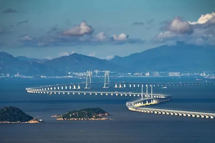 创下多项世界之最！港珠澳大桥主体工程通过国家竣工验收！